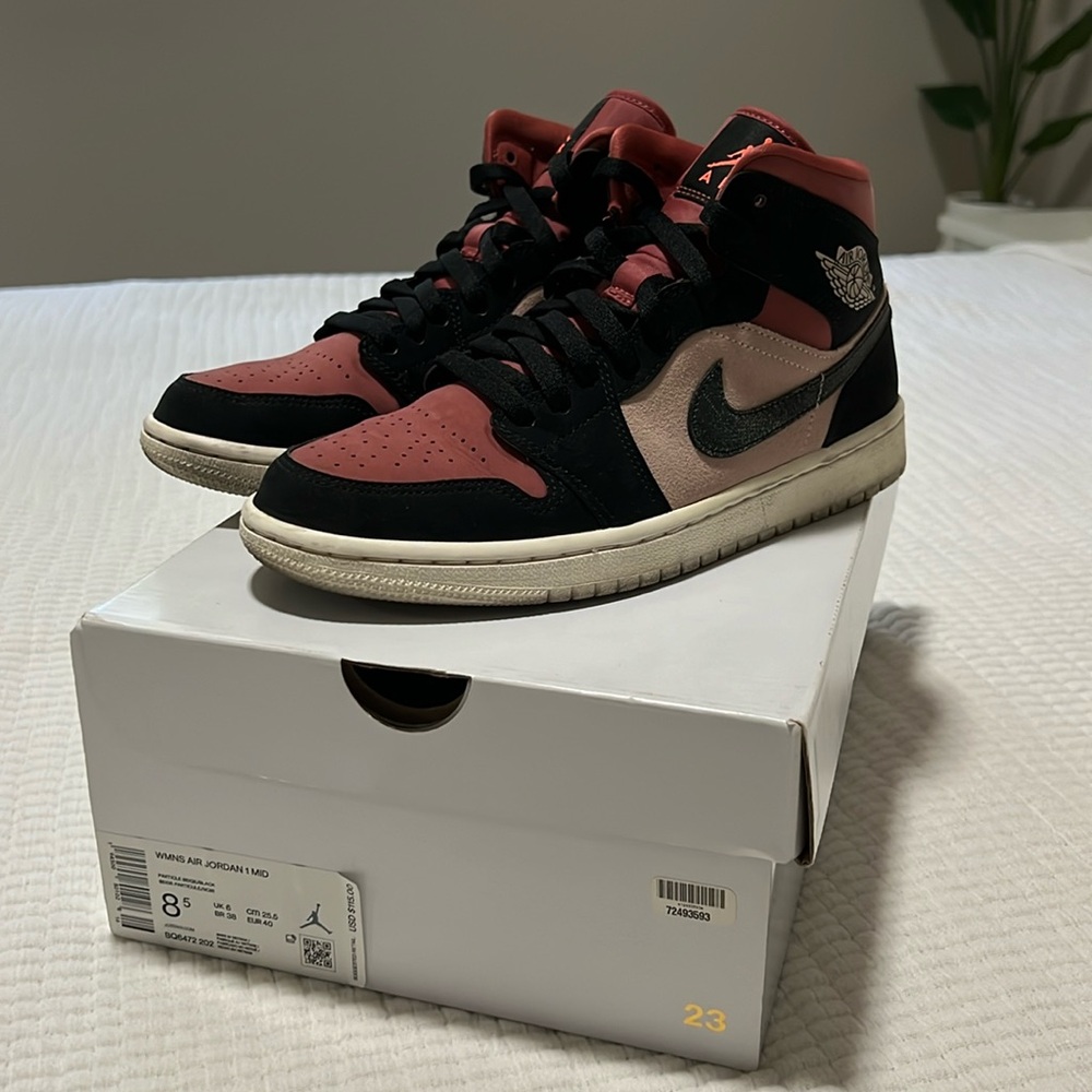 Canyon Rust Air Jprdan 1 Mid Size 8.5 Women’s
